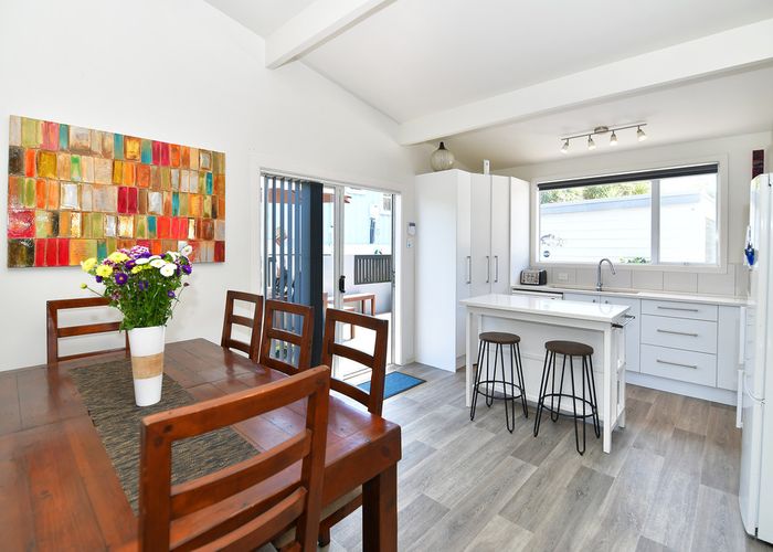  at 15 John Road, Stanmore Bay, Whangaparaoa