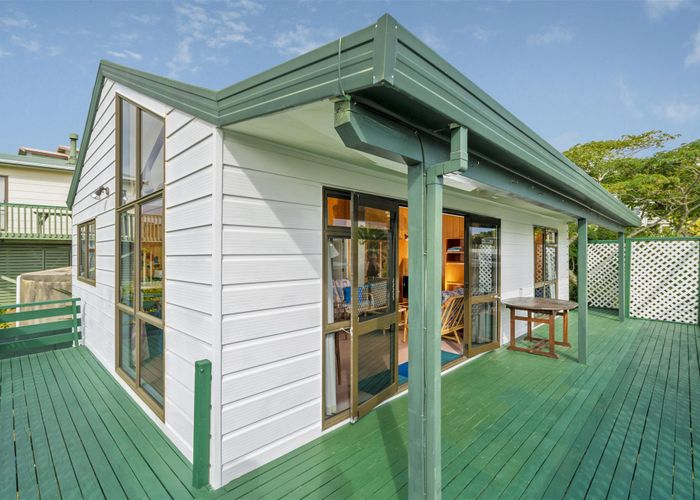  at 15 Gray Avenue, Kuaotunu West
