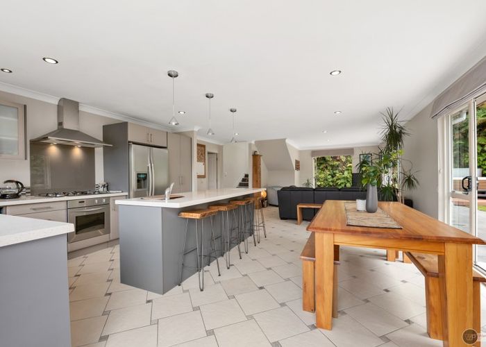  at 10 Pomare Road, Tirohanga, Lower Hutt