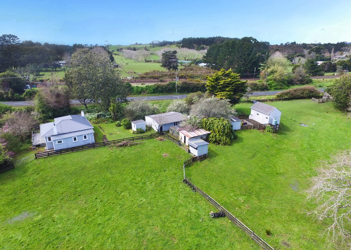  at 102 Waitakere Road, Waitākere, Auckland