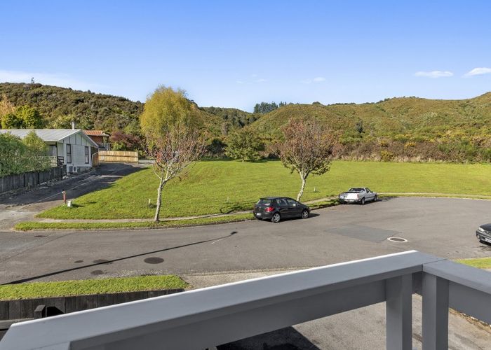  at 18 Oaklands Grove, Clouston Park, Upper Hutt