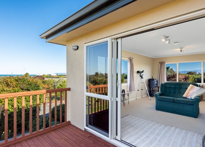  at 5 Shoreline Place, Rarangi