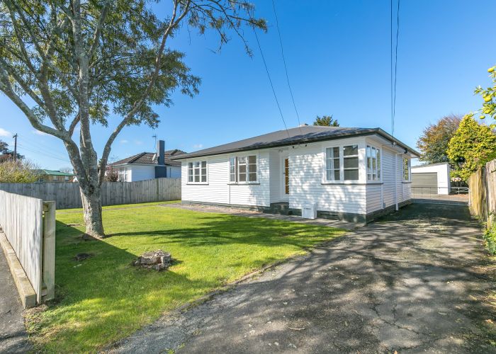  at 24 Minifie Avenue, Melville, Hamilton