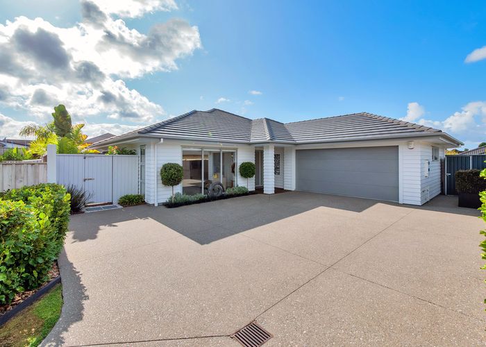  at 3 Tongeren Square, Karaka, Papakura