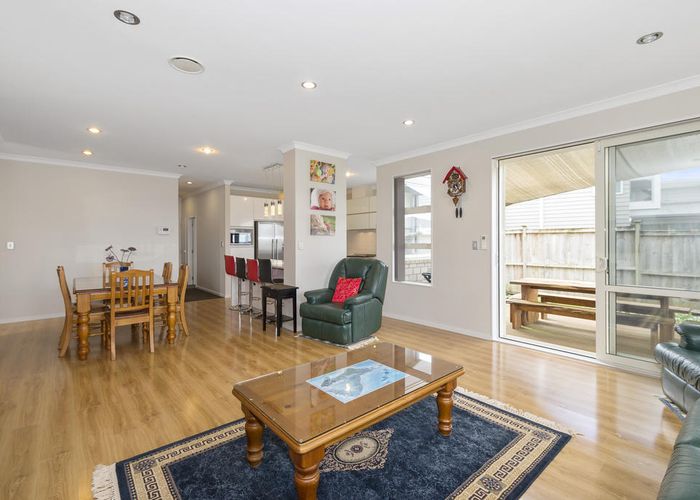  at 2 Murray Becroft Avenue , Henderson, Auckland