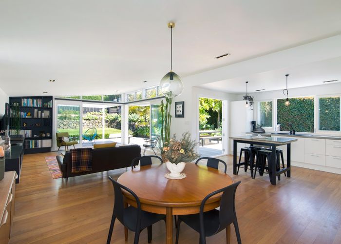  at 6 Bungalow Avenue, Point Chevalier, Auckland