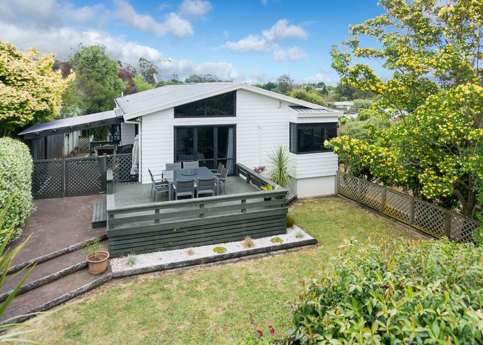  at 30 Lansdowne Crescent, Glenview, Hamilton