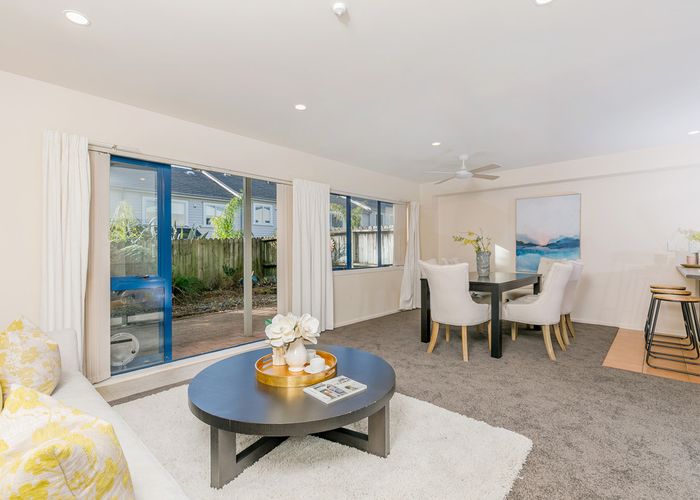  at 2/70 Fernhill Way, Oteha, Auckland