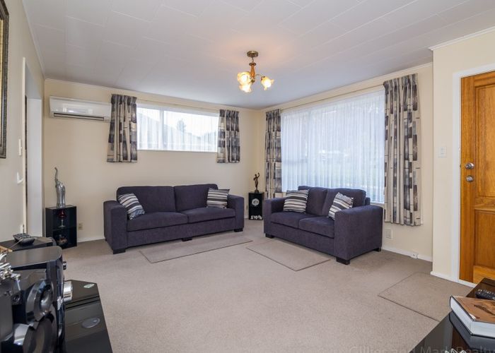  at 1/79 Hillside Drive, Maoribank, Upper Hutt