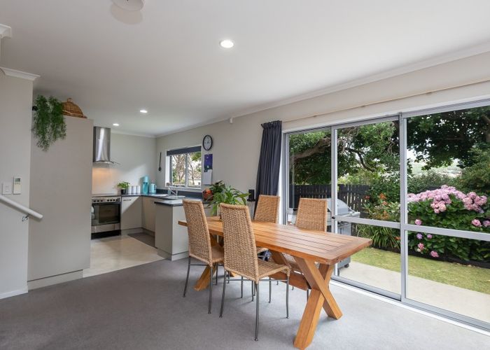  at 2A Kapiti Crescent, Titahi Bay, Porirua