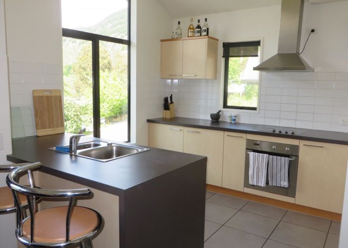  at 11/8 McKerrow Place, Sunshine Bay, Queenstown