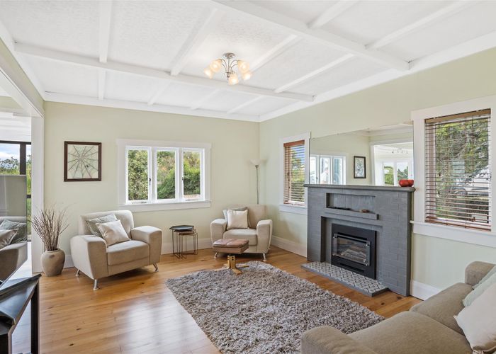  at 7 Roberton Road, Avondale, Auckland
