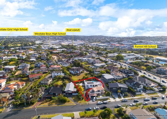 at 2/44 Quebec Road, Milford, Auckland