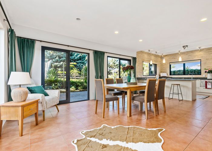  at 71 Rising Parade, Fairview Heights, Auckland