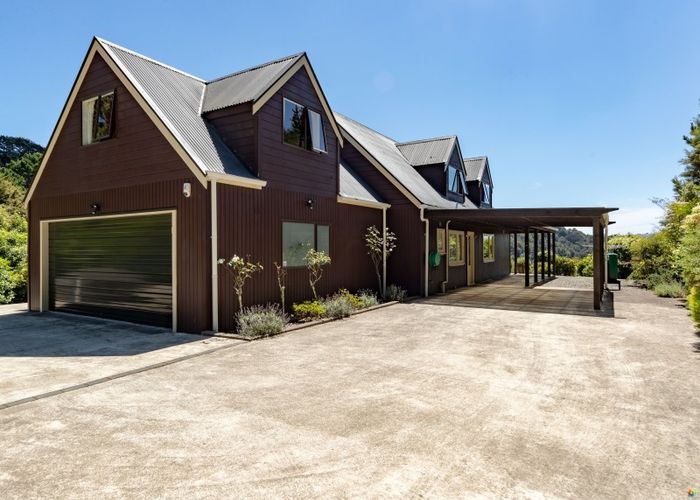  at 13 Sierra Way, Blue Mountains, Upper Hutt