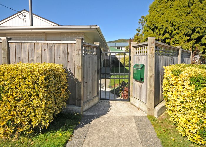  at 7 Darwin Street, Karori, Wellington