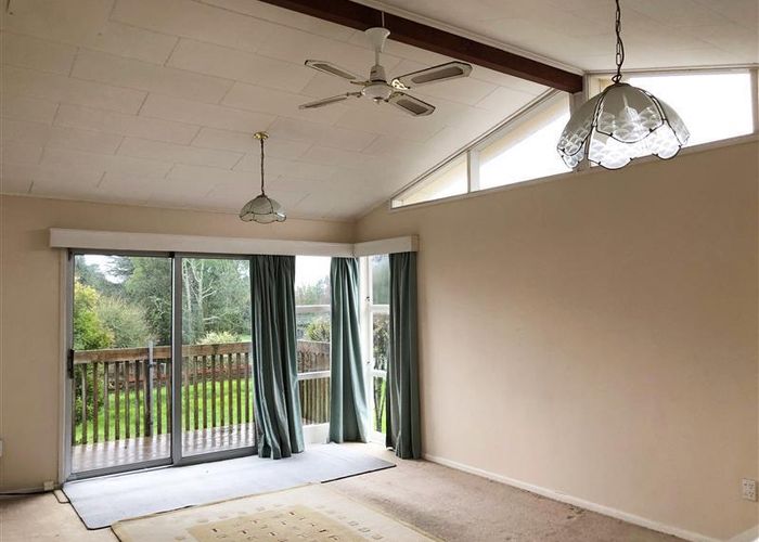  at 3 Hamilton Place, Glenfield, Auckland