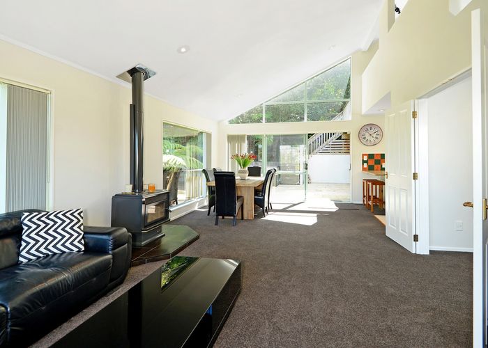  at 42 Glen Vista Place, Bayview, Auckland