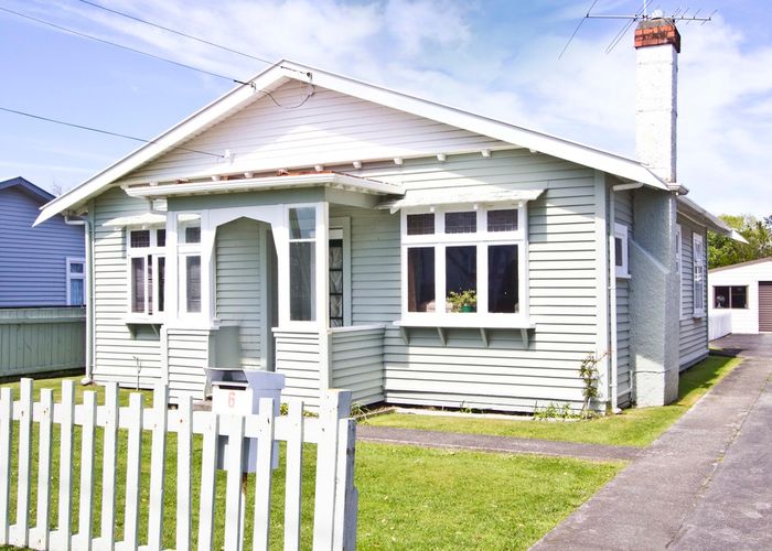  at 6 Bracken Street, Petone, Lower Hutt