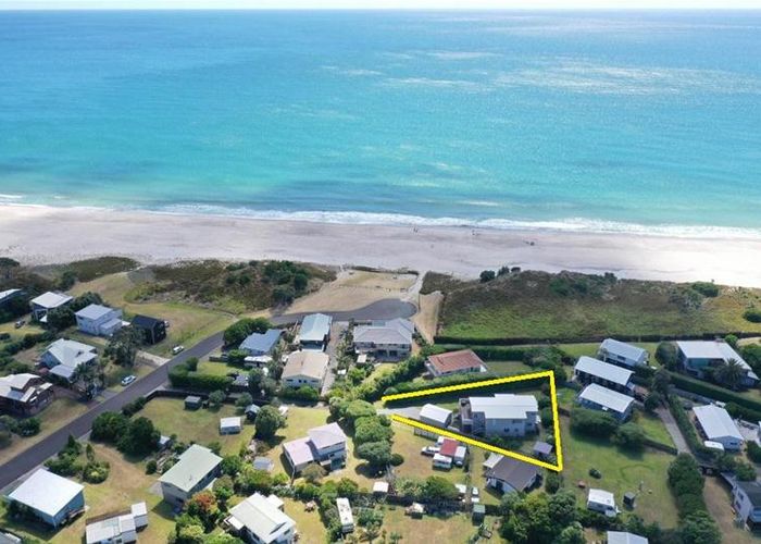 at 16 Moray Place, Whiritoa, Waihi
