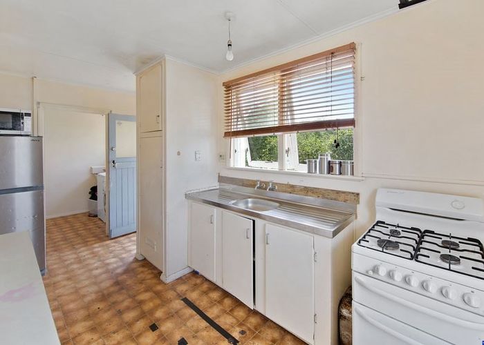  at 12 Chingford Close, Mangere, Auckland