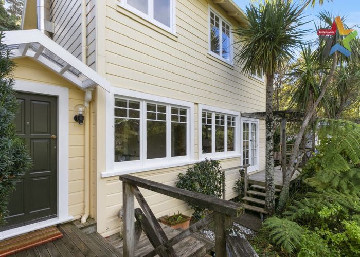  at 30 Waitohu Road, York Bay, Lower Hutt
