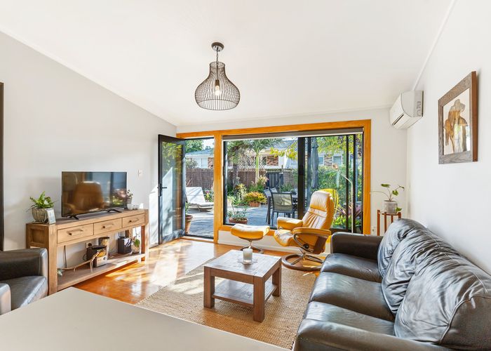  at 2/100 Victoria Street, Onehunga, Auckland