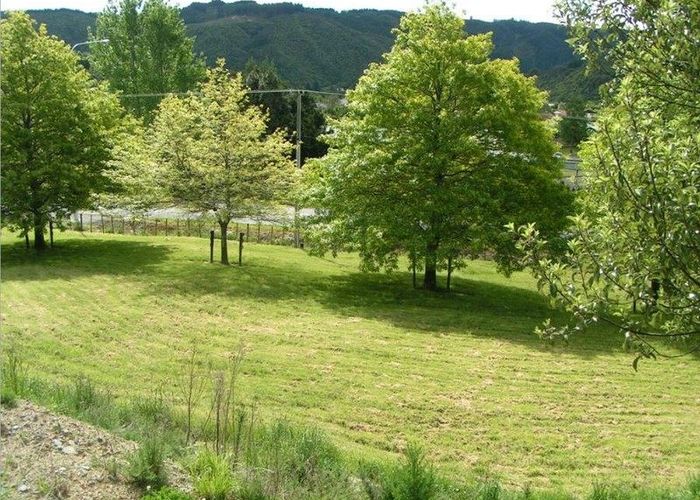 at 490 Main Road North, Timberlea, Upper Hutt
