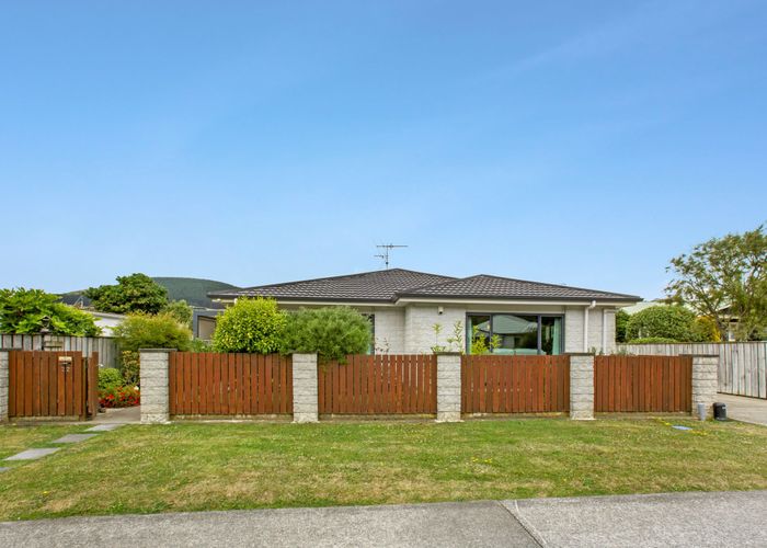  at 22 Nathan Street, Tawa, Wellington