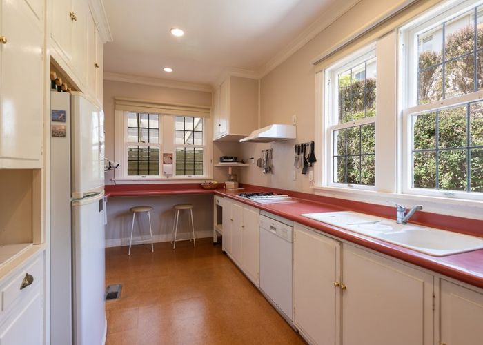 Free property data for 24 Messines Road, Karori, Wellington homes.co.nz