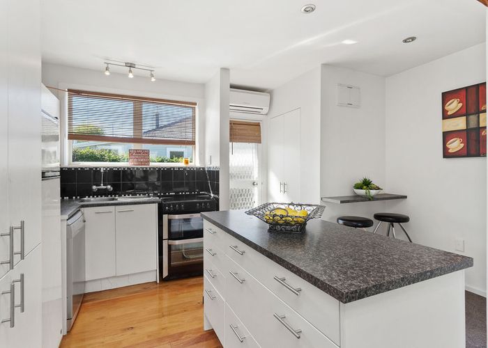  at 2/111 King Street, Sydenham, Christchurch