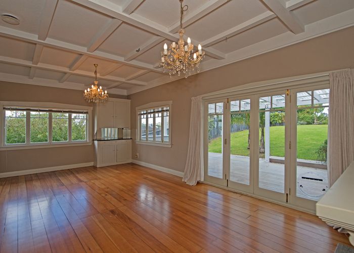  at 4 Calais Terrace, Ostend, Waiheke Island
