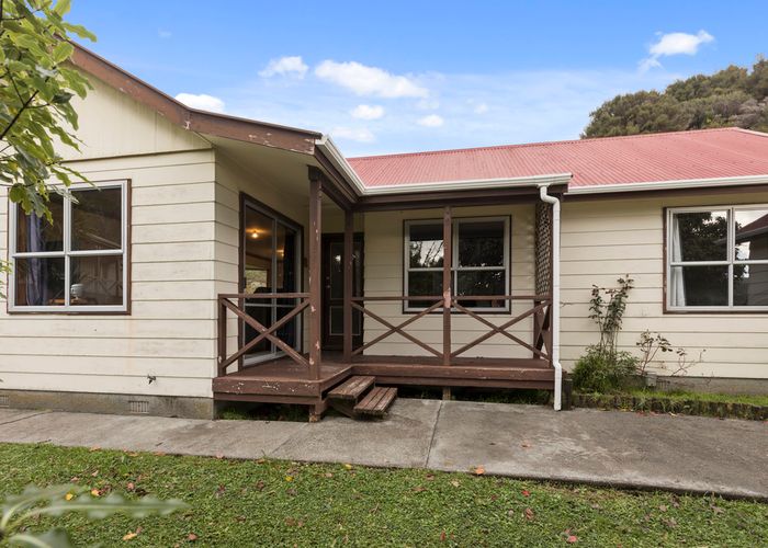  at 7 Mokopuna Grove, Stokes Valley, Lower Hutt