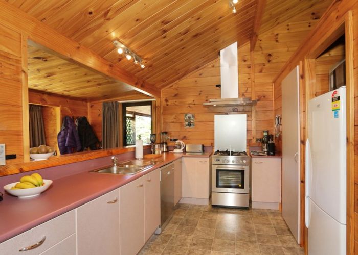  at 4 Greenwood Place, Fitzherbert, Palmerston North