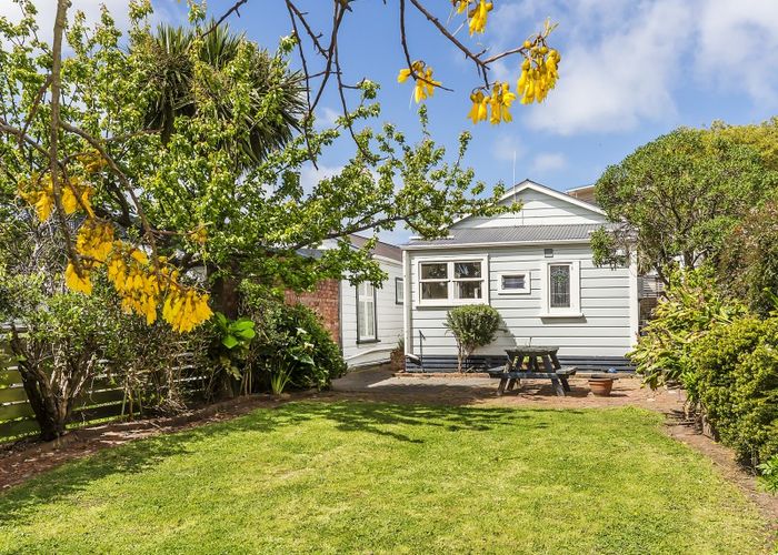 Free property data for 33 Normanby Street, Newtown, Wellington homes