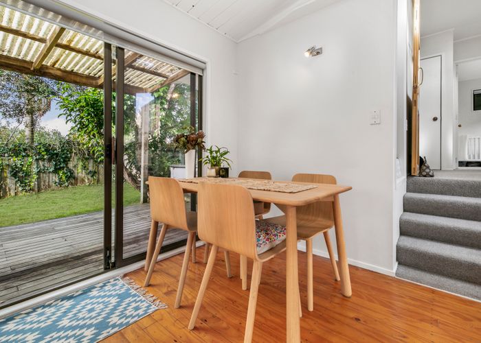  at 2/102 Brightside Road, Stanmore Bay, Whangaparaoa