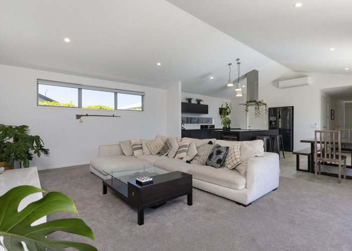  at 27 HIRIA CRESCENT, Papamoa Beach, Papamoa