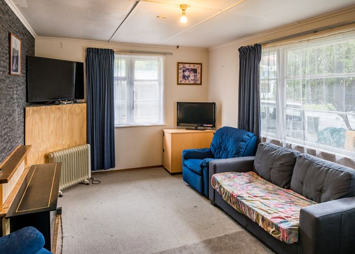  at 21 Hukatai Street, Elsdon, Porirua
