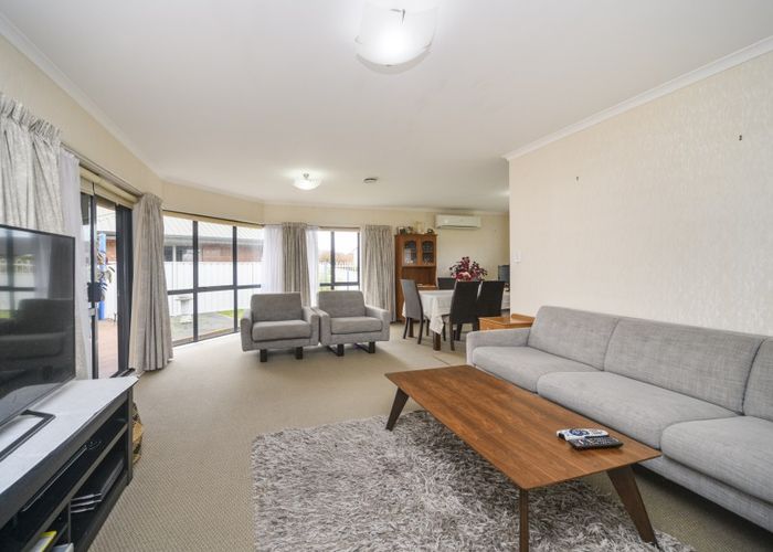 at 5 Lancewood Lane, Roslyn, Palmerston North