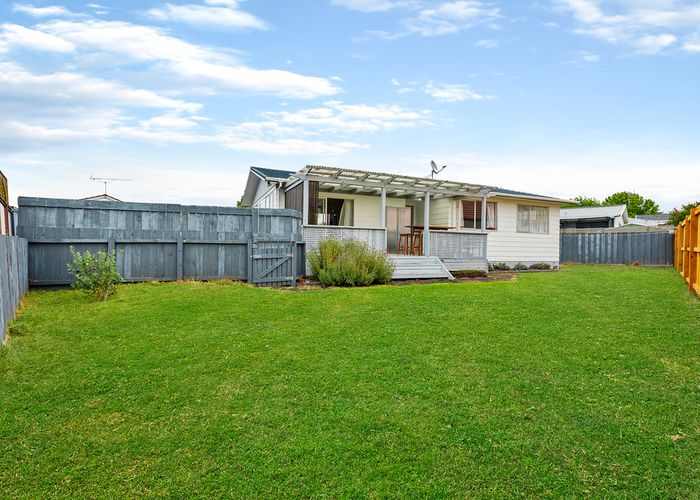  at 1/4 Fiesta Drive, Half Moon Bay, Auckland