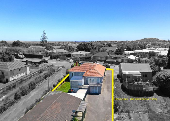  at 196 White Swan Road, Mount Roskill, Auckland