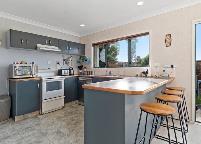  at 10 Meadowviews Drive, Welcome Bay, Tauranga