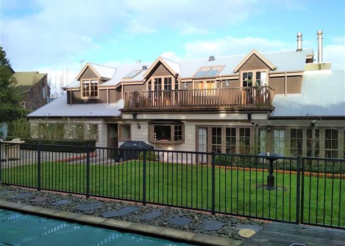  at 79 Simla Crescent, Khandallah, Wellington