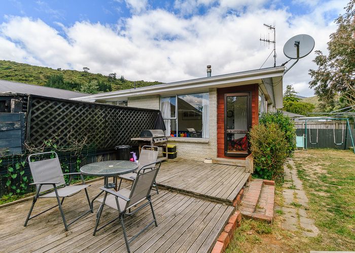  at 2/33 Parenga Street, Wainuiomata, Lower Hutt