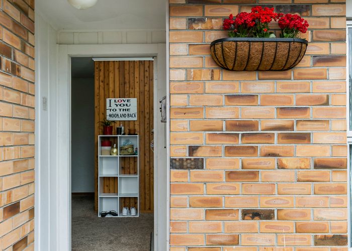  at 2/5 Addison Drive, Glendene, Auckland