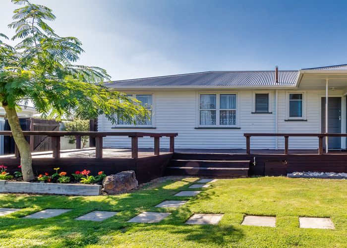  at 105 Dover Road, Flaxmere, Hastings