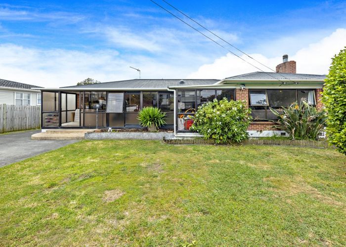  at 3 Hollinbrigg Place, Manurewa, Auckland