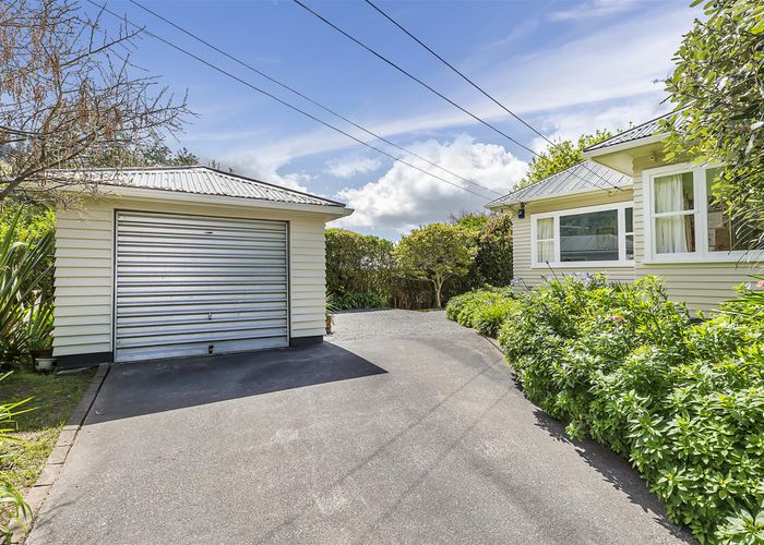  at 31 Chester Road, Tawa, Wellington