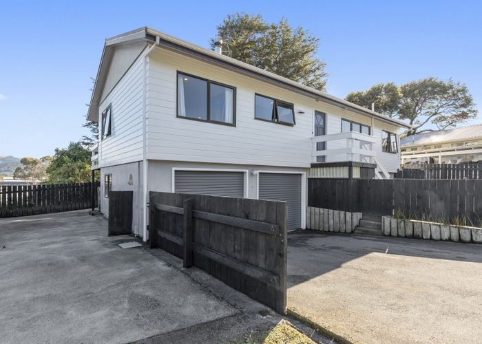  at 18 Oaklands Grove, Clouston Park, Upper Hutt