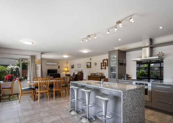  at 9 Inverness Drive, Pyes Pa, Tauranga